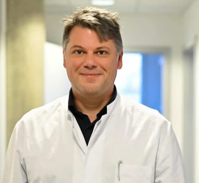 Dr. Sebastian Teschers