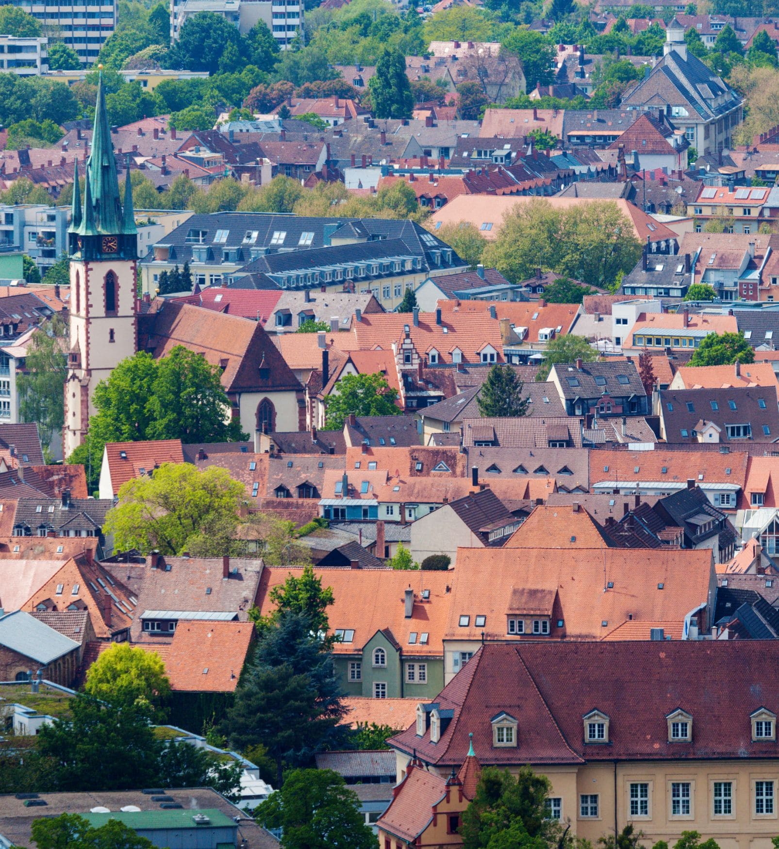 Luftaufnahme der Stadt Ettlingen bei Karlsruhe – Standort für endoskopische Magenverkleinerung, erreichbar aus Baden-Baden, Pforzheim, Bretten, Stuttgart und Frankfurt am Main
